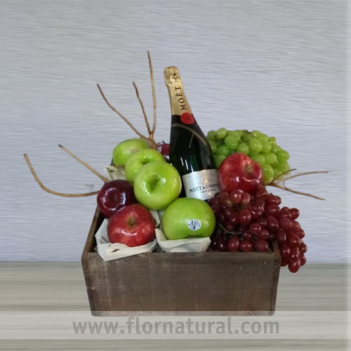 Champagne Moet Chandon acompañada de fruta
